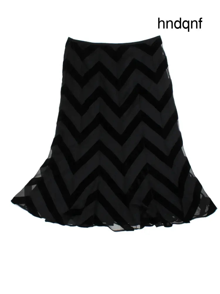 Y2K Zig-Zag Midi Skirt (Size L) - Skirts